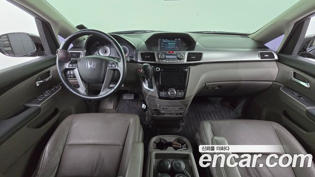 Honda Odyssey — interior