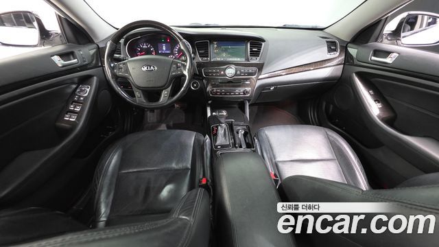 Kia K7 — interior