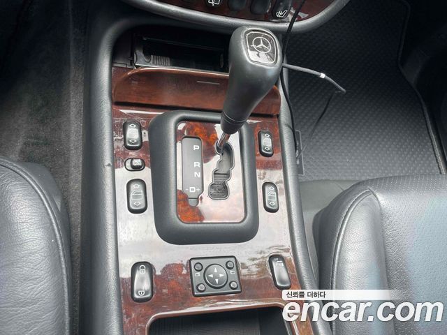 Mercedes-Benz M-Class — interior