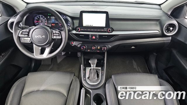 Kia K3 — interior