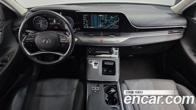 Hyundai Grandeur — interior