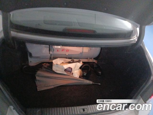 Hyundai Grandeur — interior