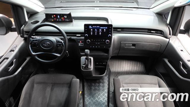 Hyundai Staria — interior