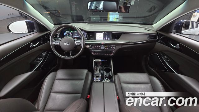 Kia K7 — interior