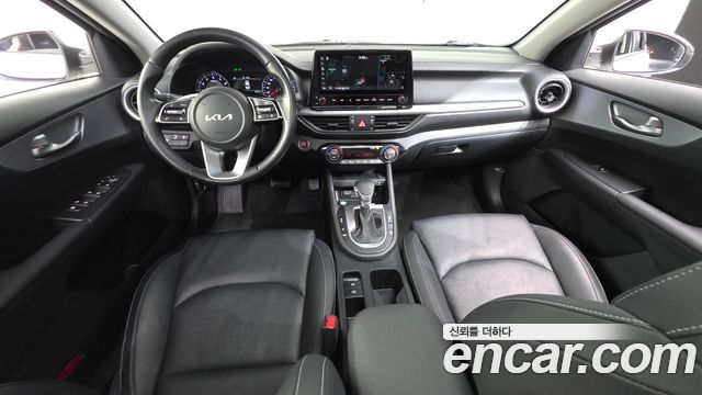 Kia K3 — interior