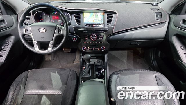 Kia K7 — interior