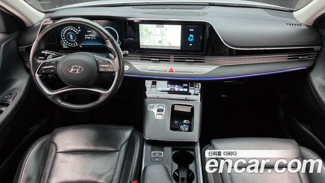 Hyundai Grandeur — interior
