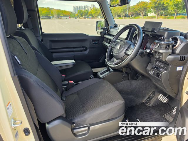 Suzuki Jimny — interior