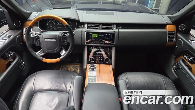 Land Rover Range Rover — interior