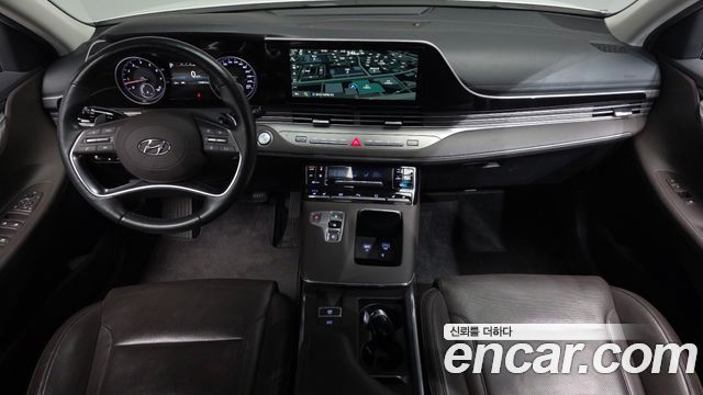 Hyundai Grandeur — interior