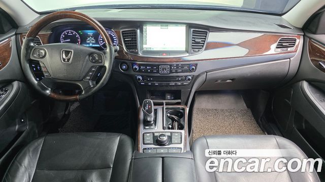 Hyundai Equus — interior