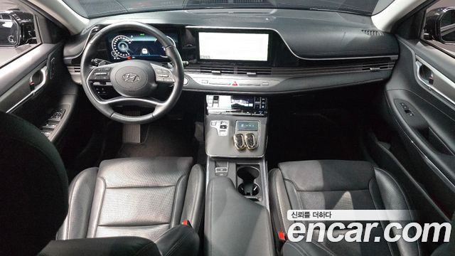 Hyundai Grandeur — interior
