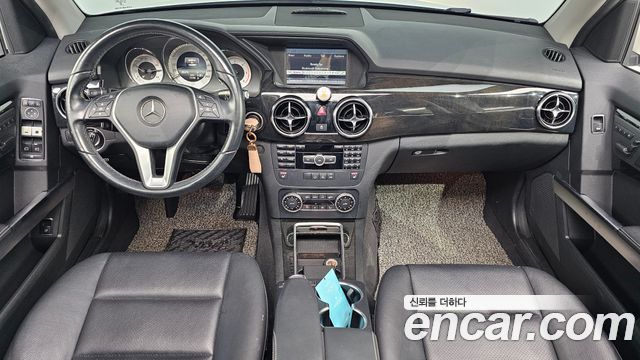 Mercedes-Benz GLK-Class — interior