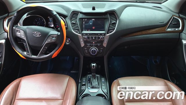 Hyundai Santa Fe — interior