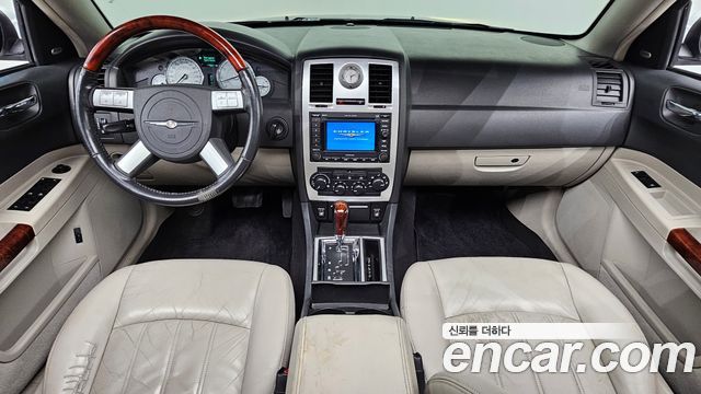 Chrysler 300C — interior