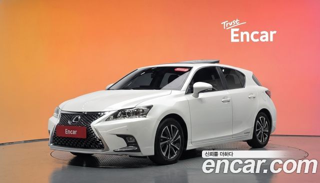 Lexus CT200h
