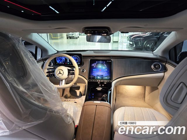 Mercedes-Benz EQS — interior