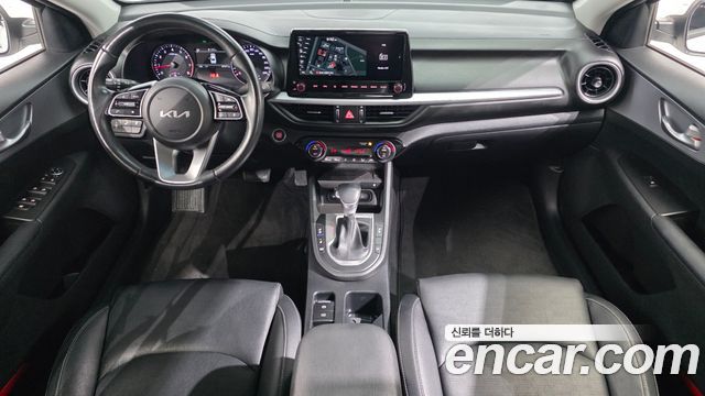 Kia K3 — interior
