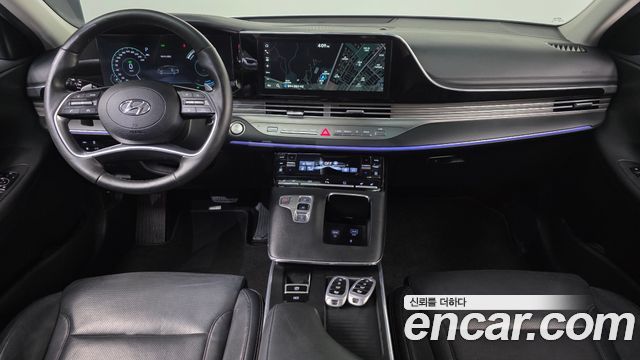 Hyundai Grandeur — interior