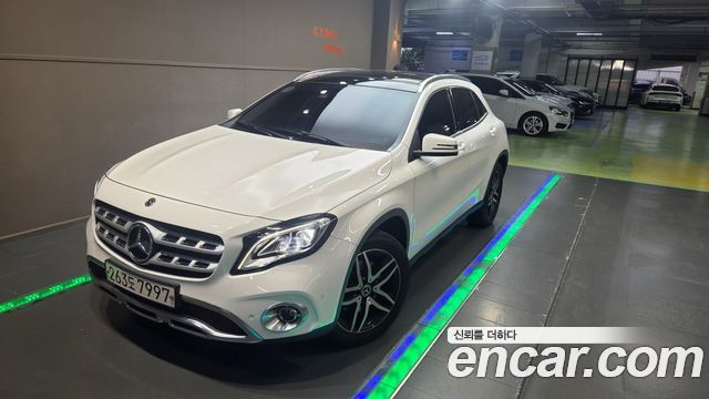 Mercedes-Benz GLA-Class