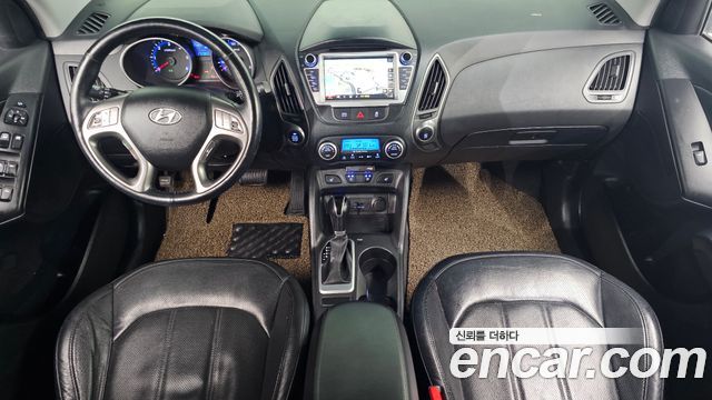 Hyundai Tucson — interior