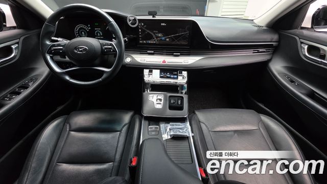 Hyundai Grandeur — interior
