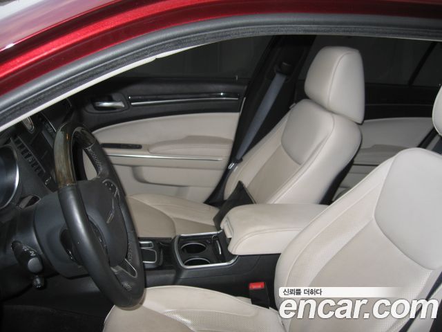 Chrysler 300C — interior