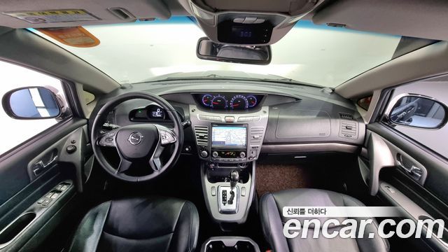 KG Mobility Korando — interior