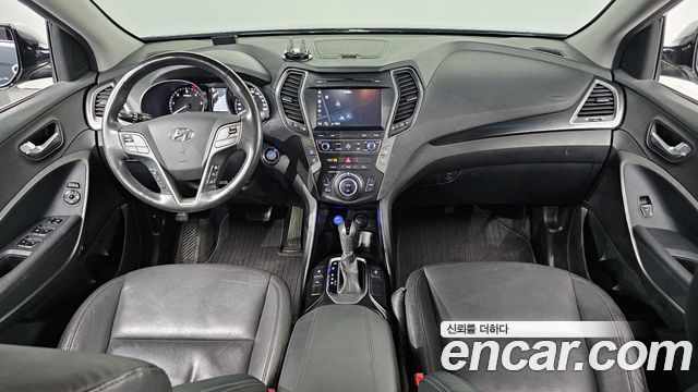 Hyundai Santa Fe — interior