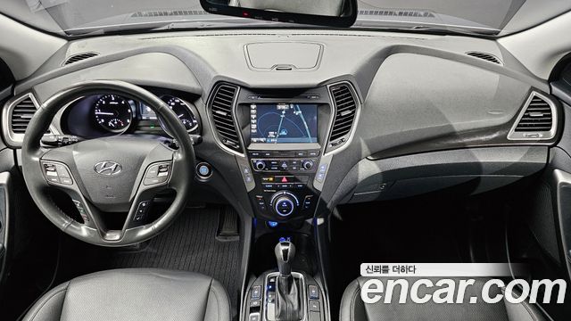 Hyundai Santa Fe — interior