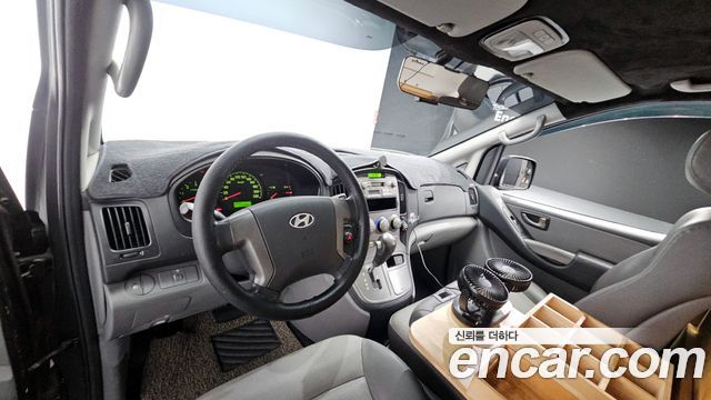Hyundai Starex — interior