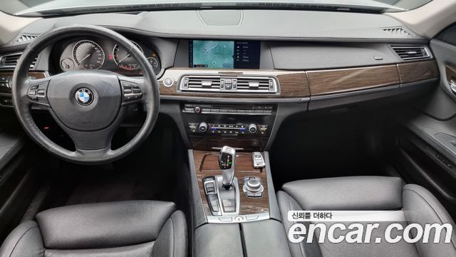BMW 7 Series — interior