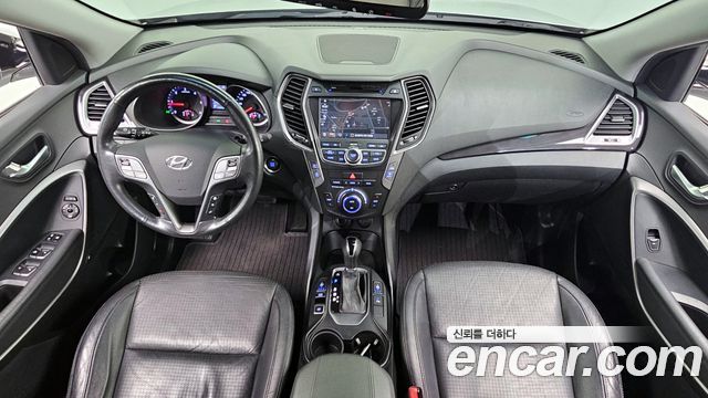 Hyundai Santa Fe — interior