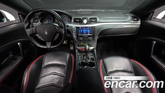 Maserati GranTurismo — interior