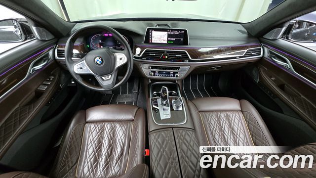 BMW 7 Series — interior