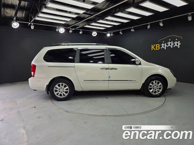 Kia Carnival — interior