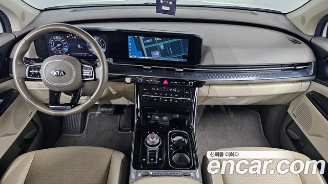 Kia Carnival — interior
