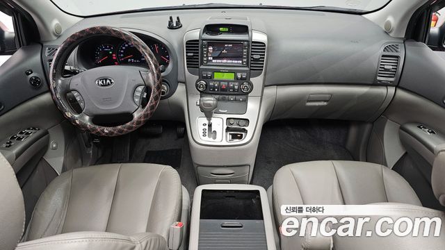 Kia Carnival — interior