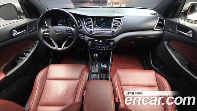 Hyundai Tucson — interior