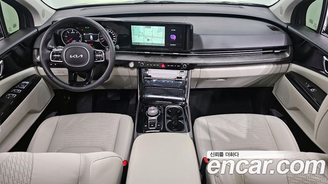 Kia Carnival — interior