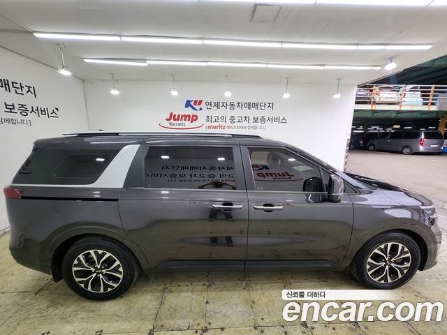 Kia Carnival — interior