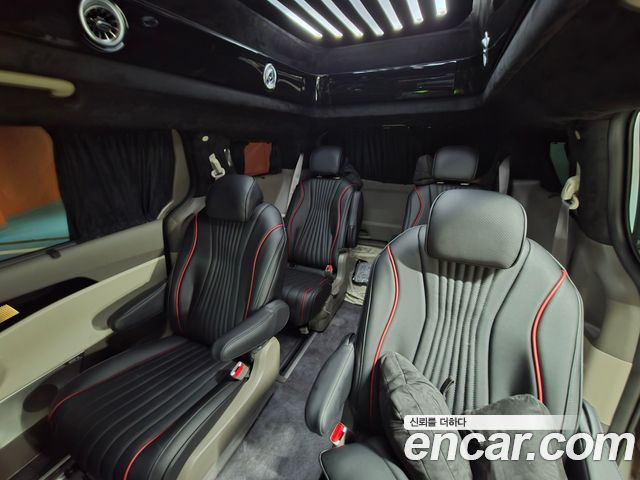 Kia Carnival — interior