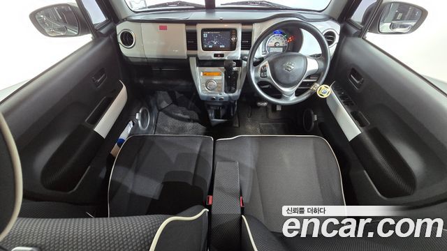Suzuki Hustler — interior