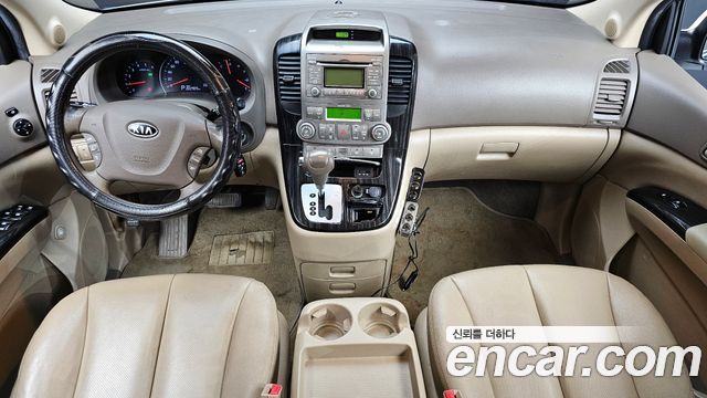 Kia Carnival — interior