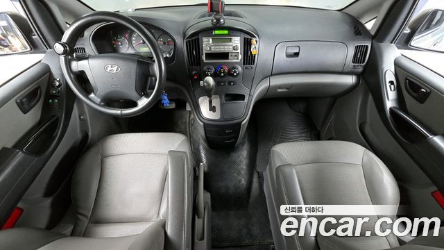 Hyundai Starex — interior