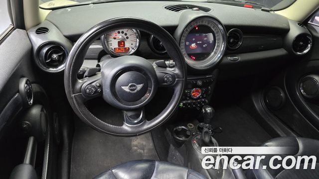 MINI Cooper — interior