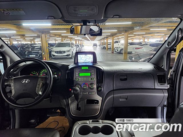 Hyundai Starex — interior