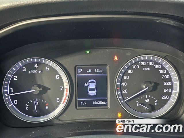 Hyundai Sonata — interior