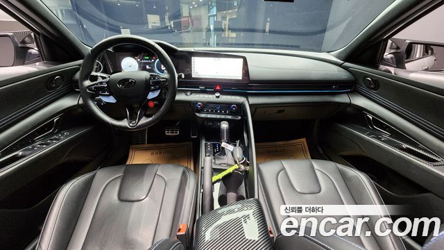 Hyundai Avante — interior