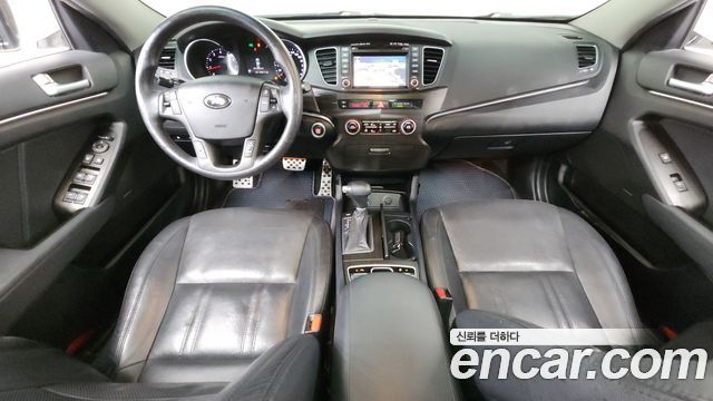Kia K7 — interior